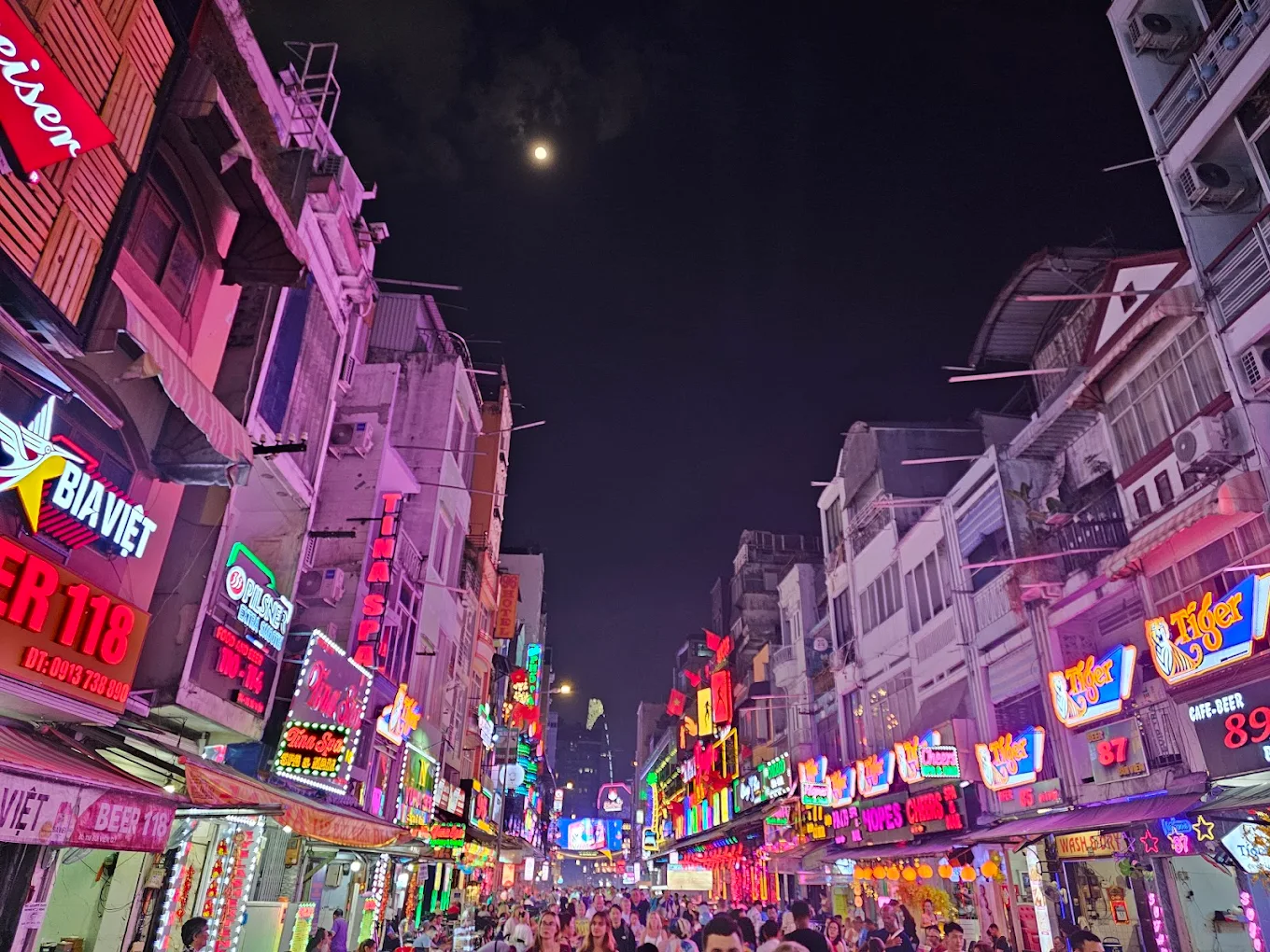 호치민 부이비엔 거리