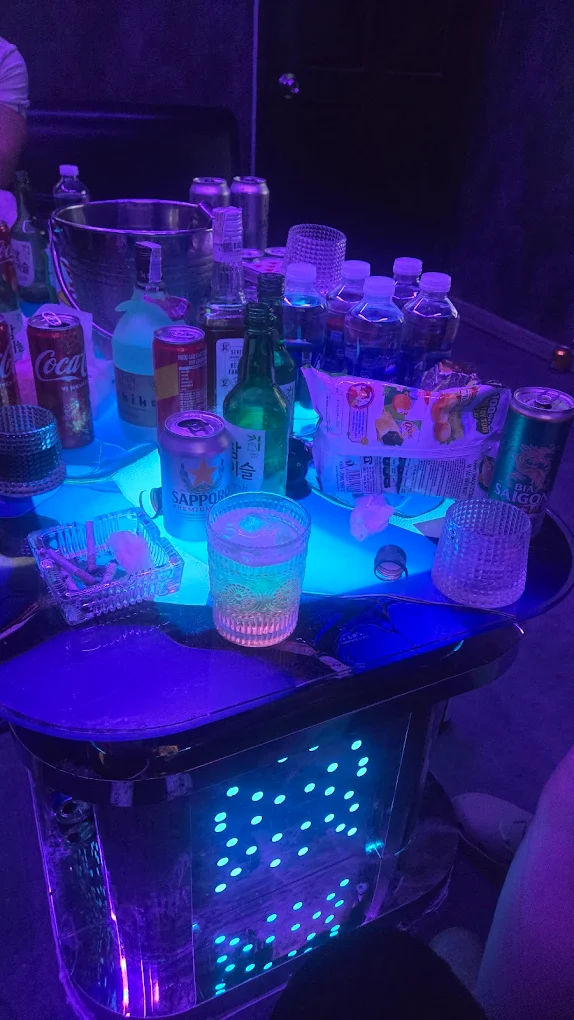 호치민 더원 가라오케