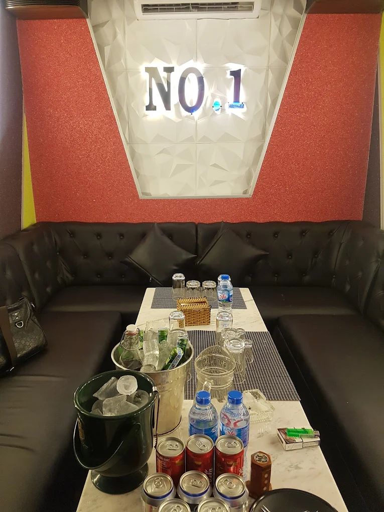 호치민 넘버원 가라오케