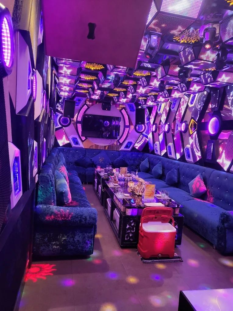 호치민 102 가라오케