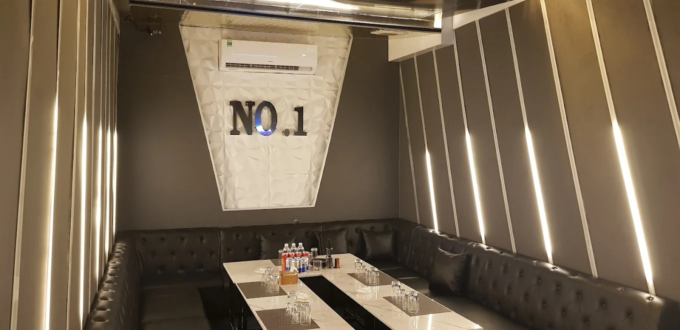 호치민 넘버원 가라오케