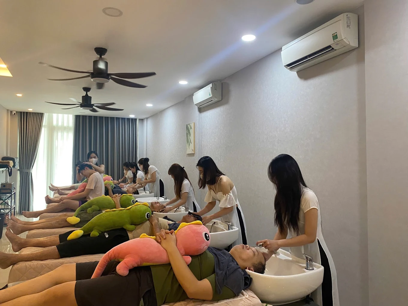 호치민 춘향 이발소