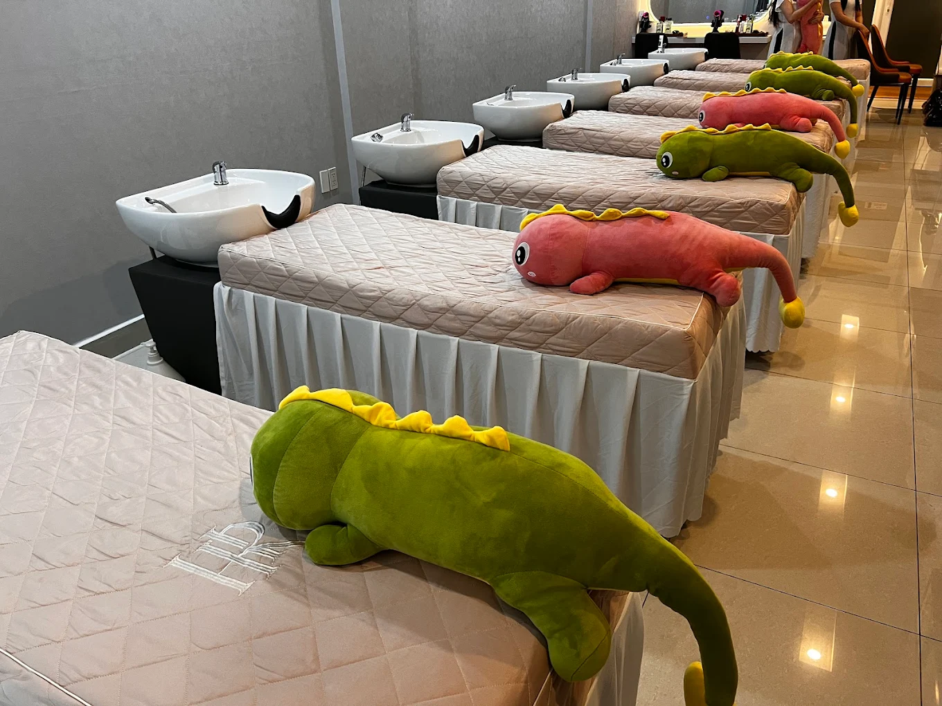 호치민 춘향 이발소